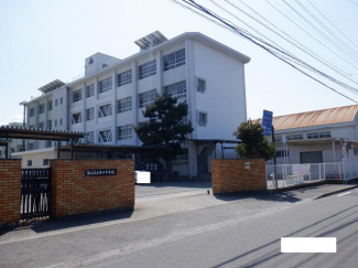 松山市立鴨川中学校まで950m