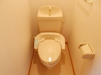 コンパクトで使いやすいトイレです