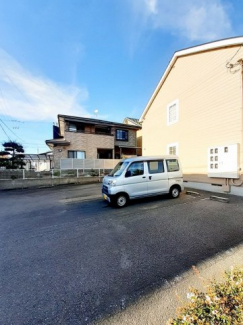 車をお持ちの方に嬉しい駐車場付きの物件です