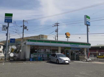 ファミリーマート三木志染店まで1200m