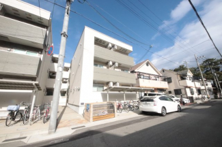 落ち着いた雰囲気の外観です