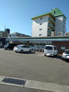 ファミリーマート中村三丁目店まで270m