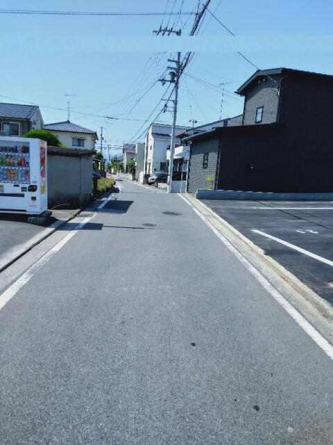 前面道路です