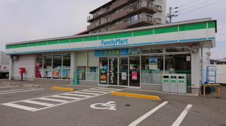 ファミリーマート川之江金生町店まで745m