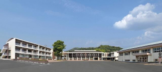 四国中央市立川之江小学校まで1418m