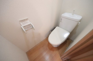 コンパクトで使いやすいトイレです