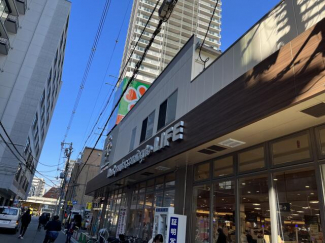 ライフ中崎町駅前店まで100m