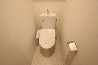 コンパクトで使いやすいトイレです