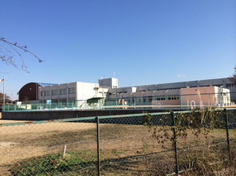 愛荘町立愛知川東小学校まで804m