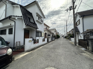 外観＋前面道路です