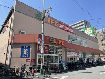 ライフ大国町店まで152m