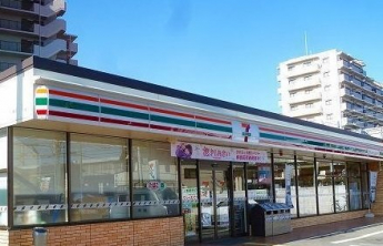 セブンイレブン二見店まで400m