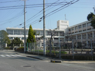 明石市立和坂小学校まで240ｍ