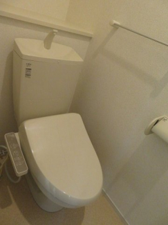 コンパクトで使いやすいトイレです