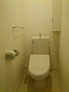 コンパクトで使いやすいトイレです