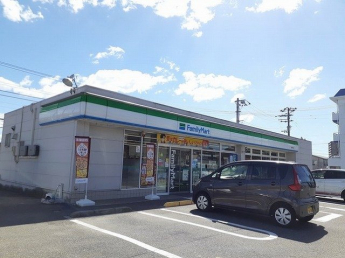 ファミリマート鷹子駅北店様まで100m