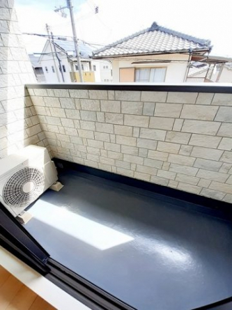 外からの目が気にならないバルコニーで洗濯物が干せます