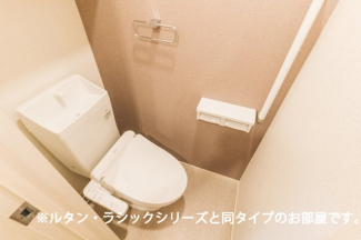 ゆったりとした空間のトイレです