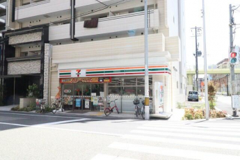 セブンイレブン 大阪大国町駅南店まで120m