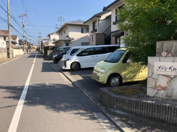 【駐車場】