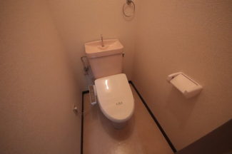 コンパクトで使いやすいトイレです