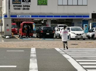 ローソン巽北三丁目店まで228m