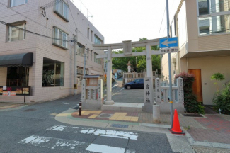 一宮神社鳥居の横を歩いてマンションに向かいます。