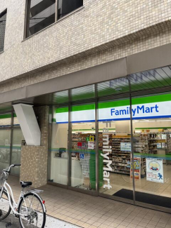 ファミリーマート長堀橋駅北店まで145m