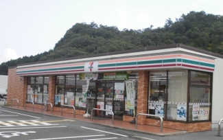 セブンイレブン米原梅ケ原店様まで2700m