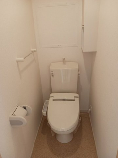 コンパクトで使いやすいトイレです