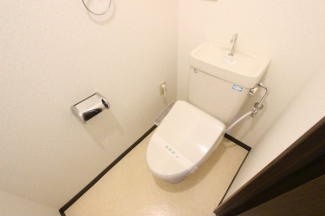 コンパクトで使いやすいトイレです