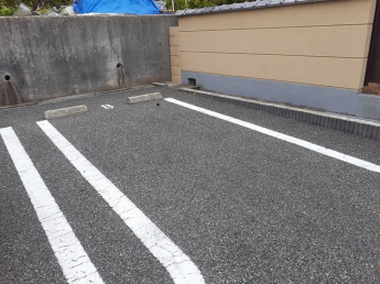 駐車場に車を止められます