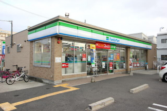 ファミリーマート 淀川加島店まで23m