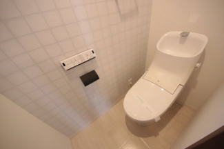 シンプルで使いやすいトイレです