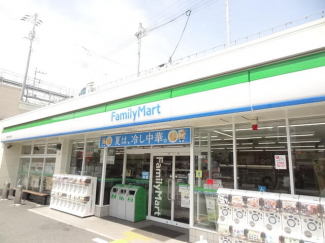 ファミリーマート 八幡屋商店街西店まで42m