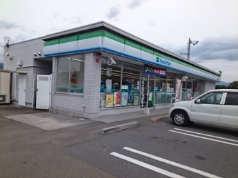 ファミリーマート市役所前店様まで400m