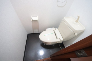 コンパクトで使いやすいトイレです