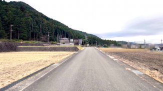 【前面道路含む現地写真】