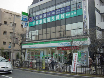 ファミリーマート芦屋呉川町店まで2,808ｍ