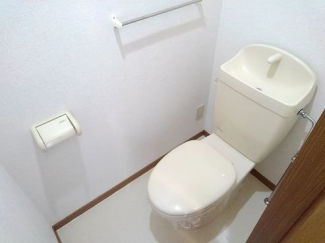 ゆったりとした空間のトイレです