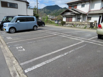 【駐車場】