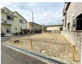 南東角地　更地　整形地　建築条件なし売り土地