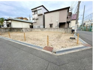 南東角地　更地　整形地　建築条件なし売り土地