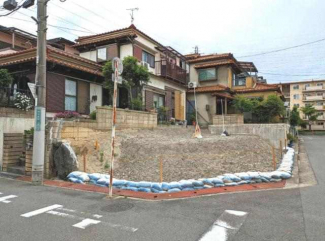 南東角地　整形地　建築条件なし売り土地