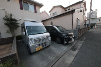 駐車場に車を止められます