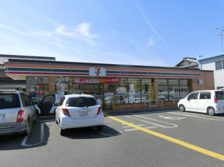 セブンイレブン能登川垣見店まで1108m