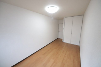 ゆったり過ごせる居間です