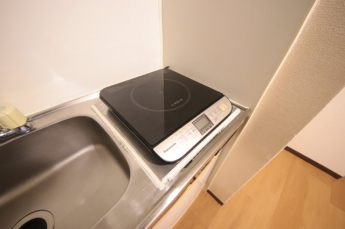 コンパクトなキッチンで掃除もラクラク