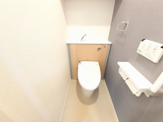 コンパクトで使いやすいトイレです