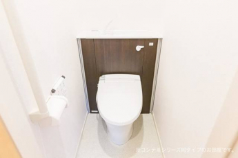 ゆったりとした空間のトイレです